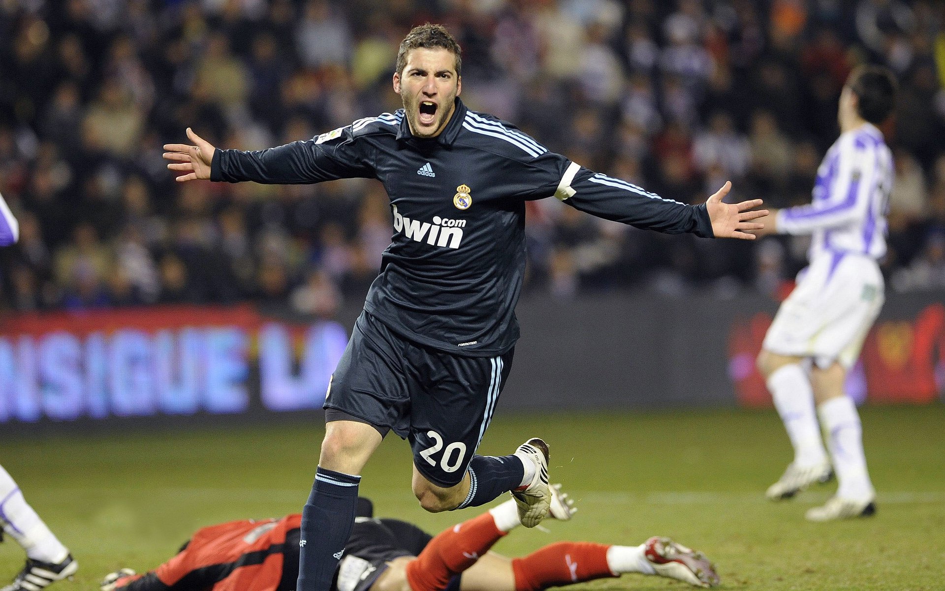 国际合作新潮流：跨国比赛与交流推动行业全球化，国际跨国合作案例